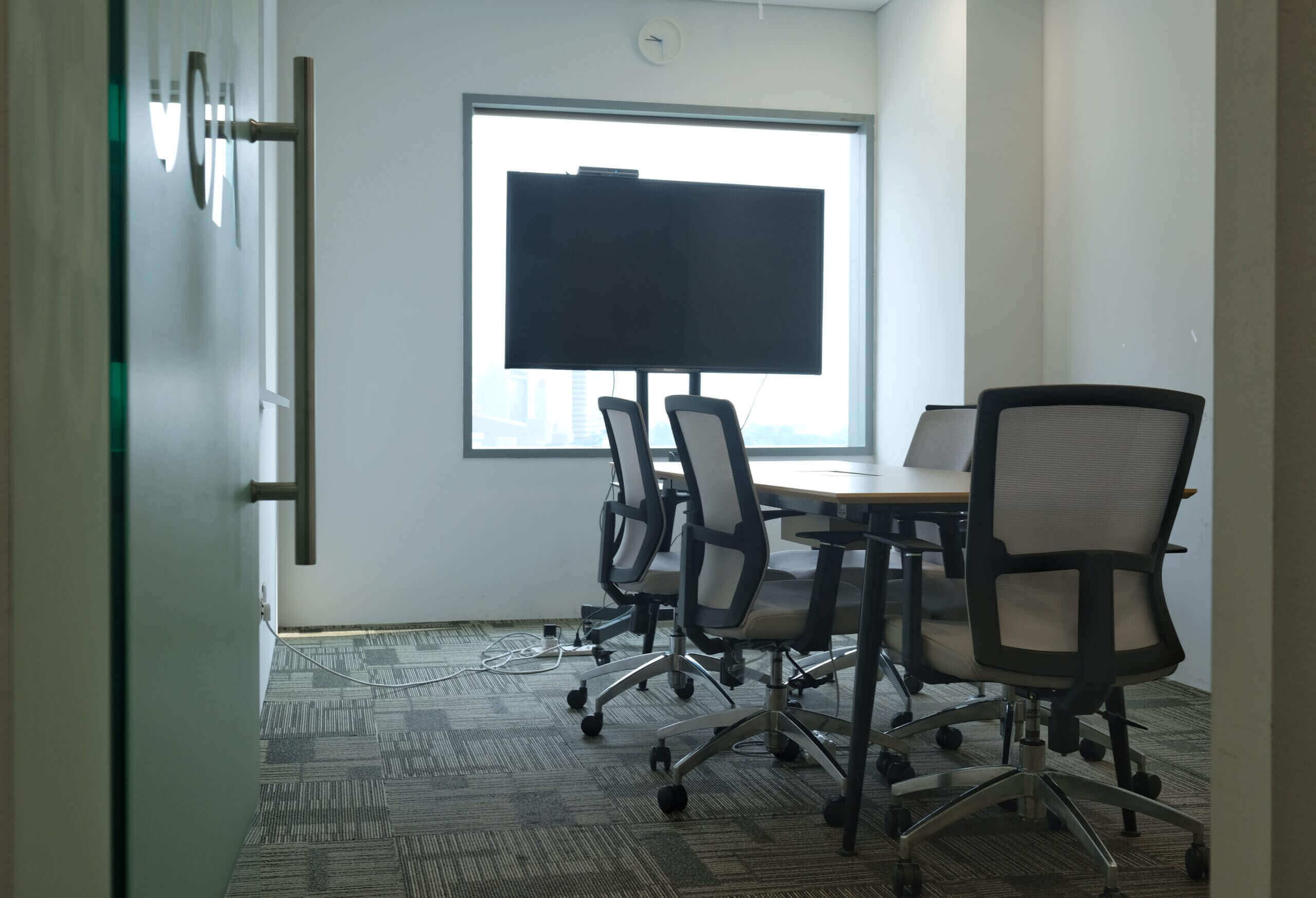shared office space singapore - UClub meeting room