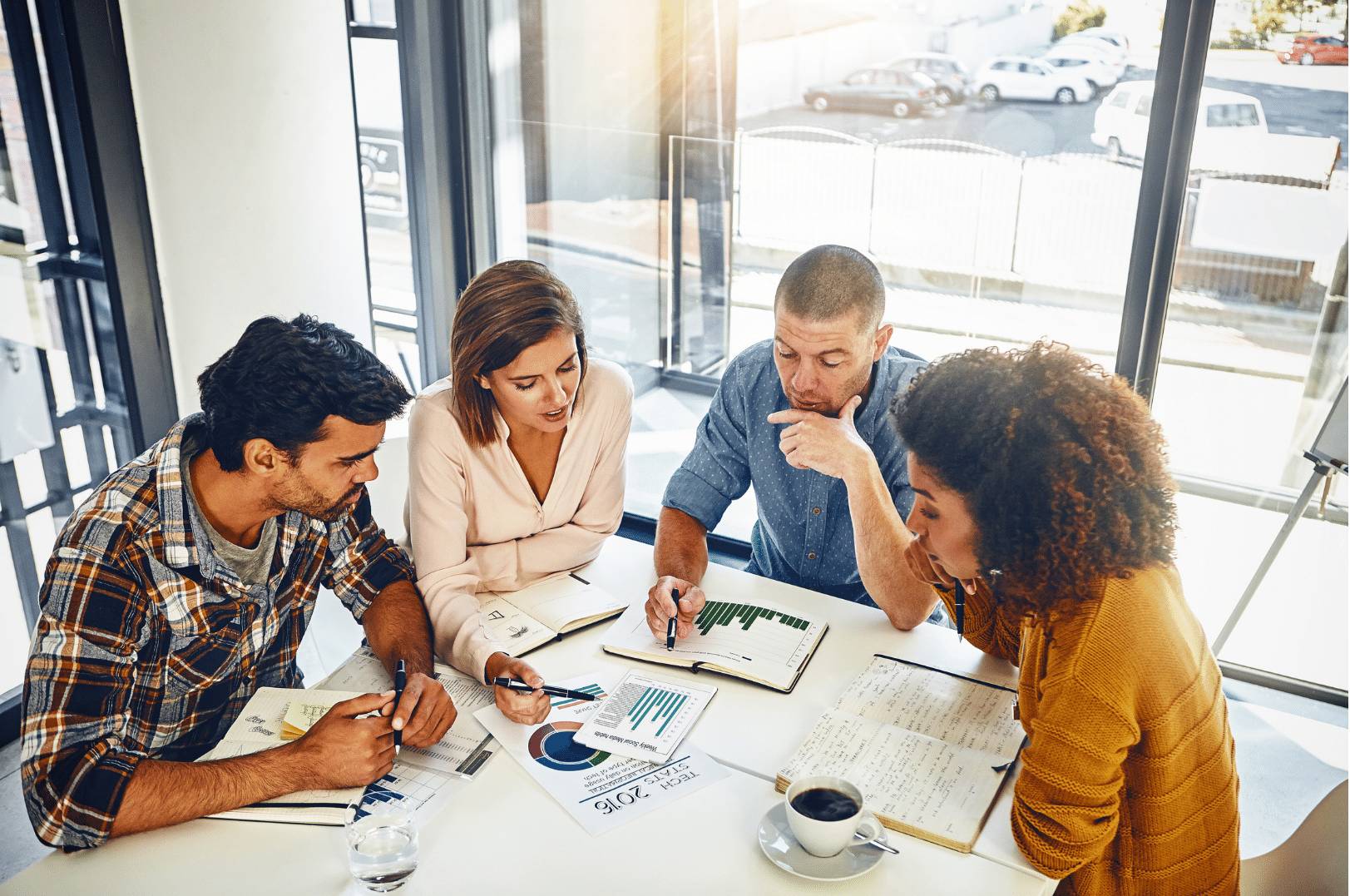 shared office singapore: people discussing about entreprenurial growth